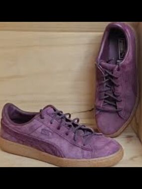Puma Purple Basket Classic Suede Women's  Sneakers with Gum Sole Size 8. FIT 9.5